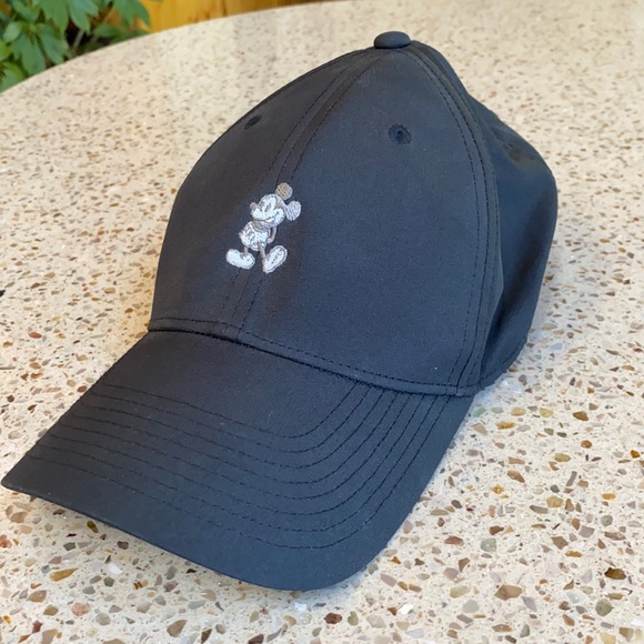 nike mickey mouse hat